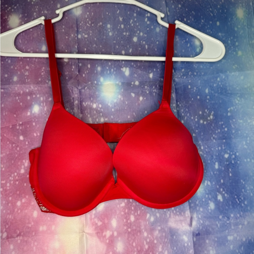 Pink Victoria’s Secret bra 🛍